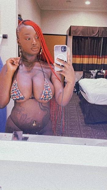 Cali, 23  female escort, North Mississippi